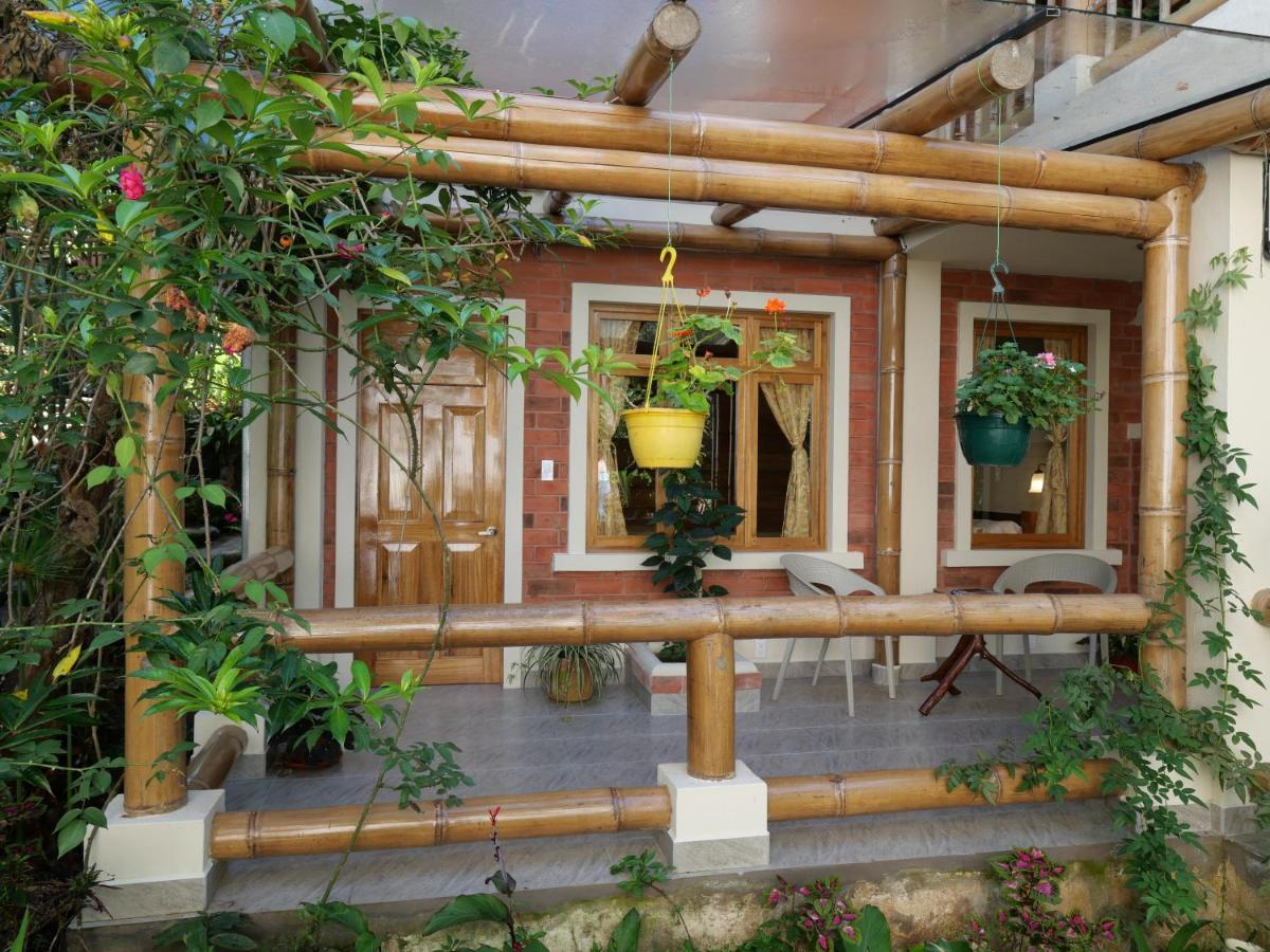 Casa Del Rio En Mindo Bed & Breakfast Ngoại thất bức ảnh
