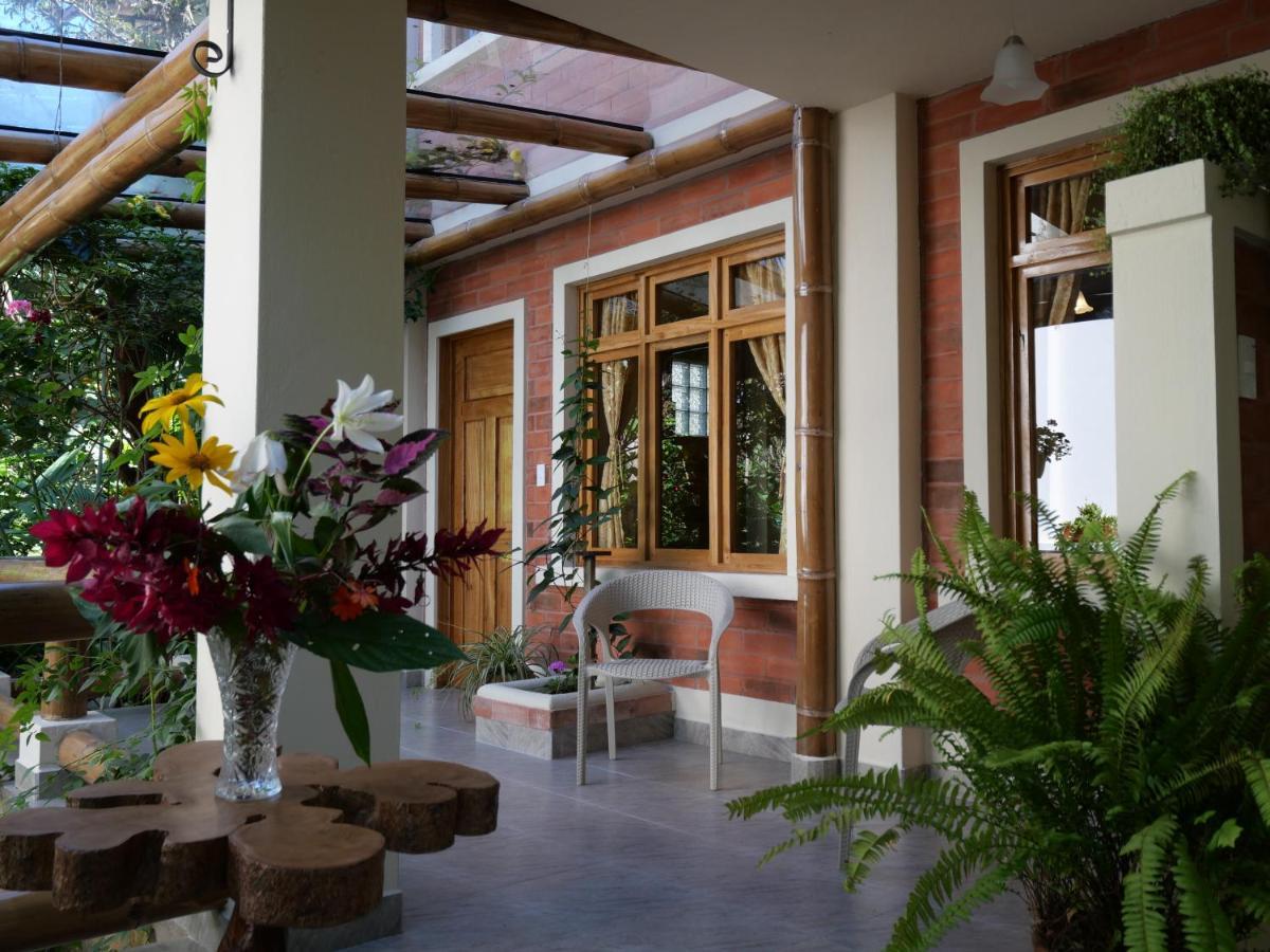 Casa Del Rio En Mindo Bed & Breakfast Ngoại thất bức ảnh