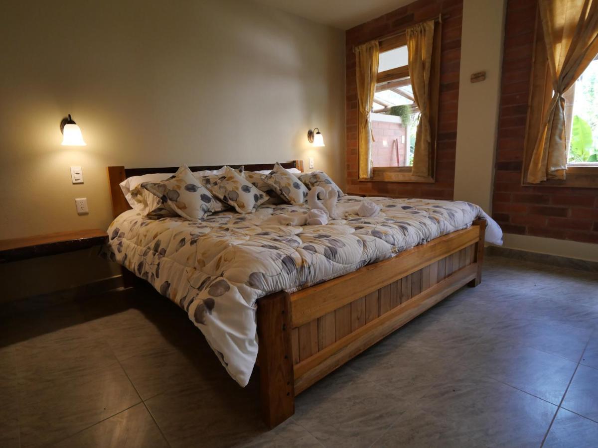 Casa Del Rio En Mindo Bed & Breakfast Ngoại thất bức ảnh
