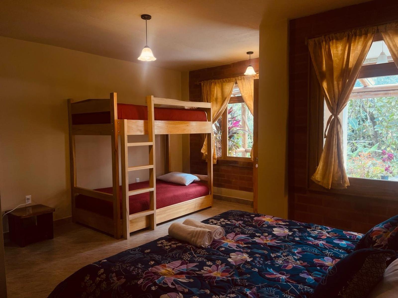 Casa Del Rio En Mindo Bed & Breakfast Ngoại thất bức ảnh