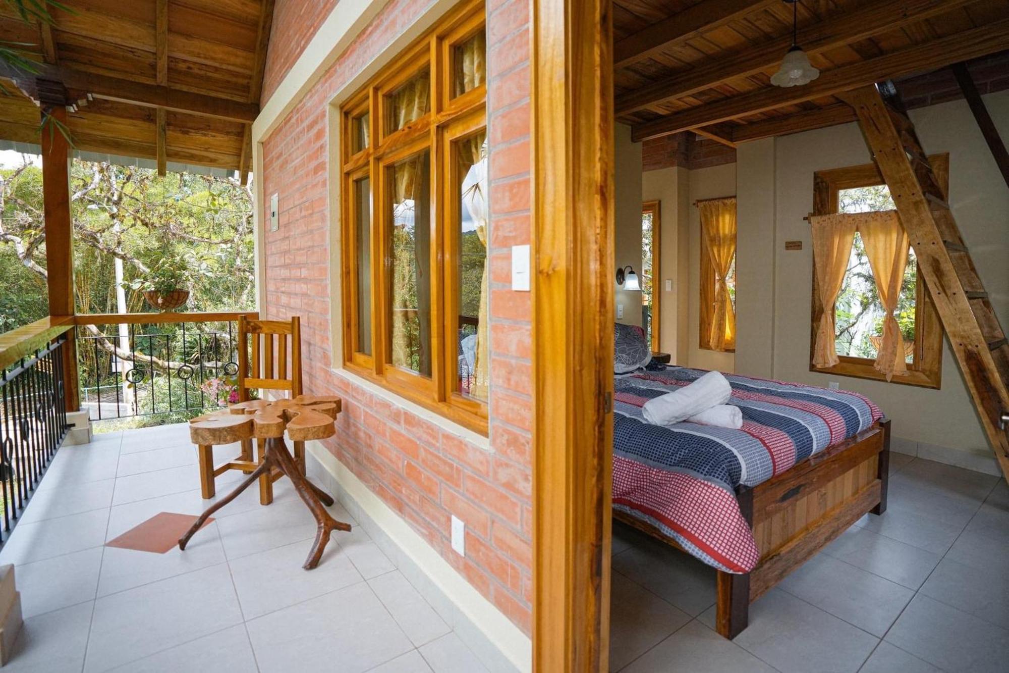 Casa Del Rio En Mindo Bed & Breakfast Ngoại thất bức ảnh