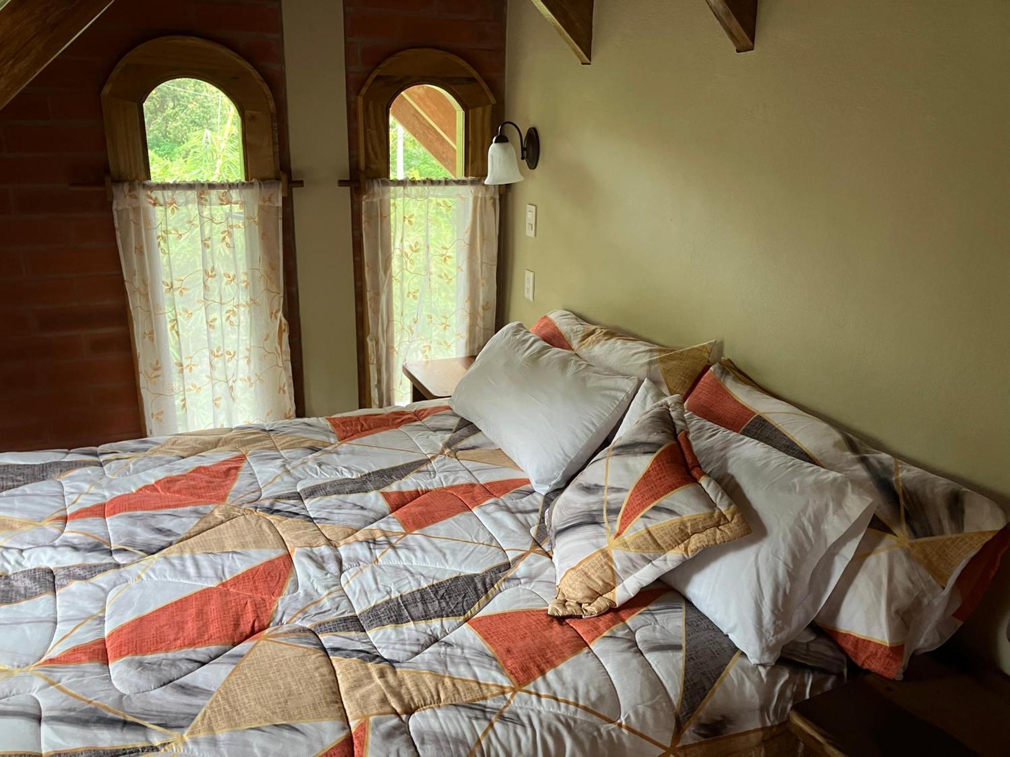 Casa Del Rio En Mindo Bed & Breakfast Ngoại thất bức ảnh