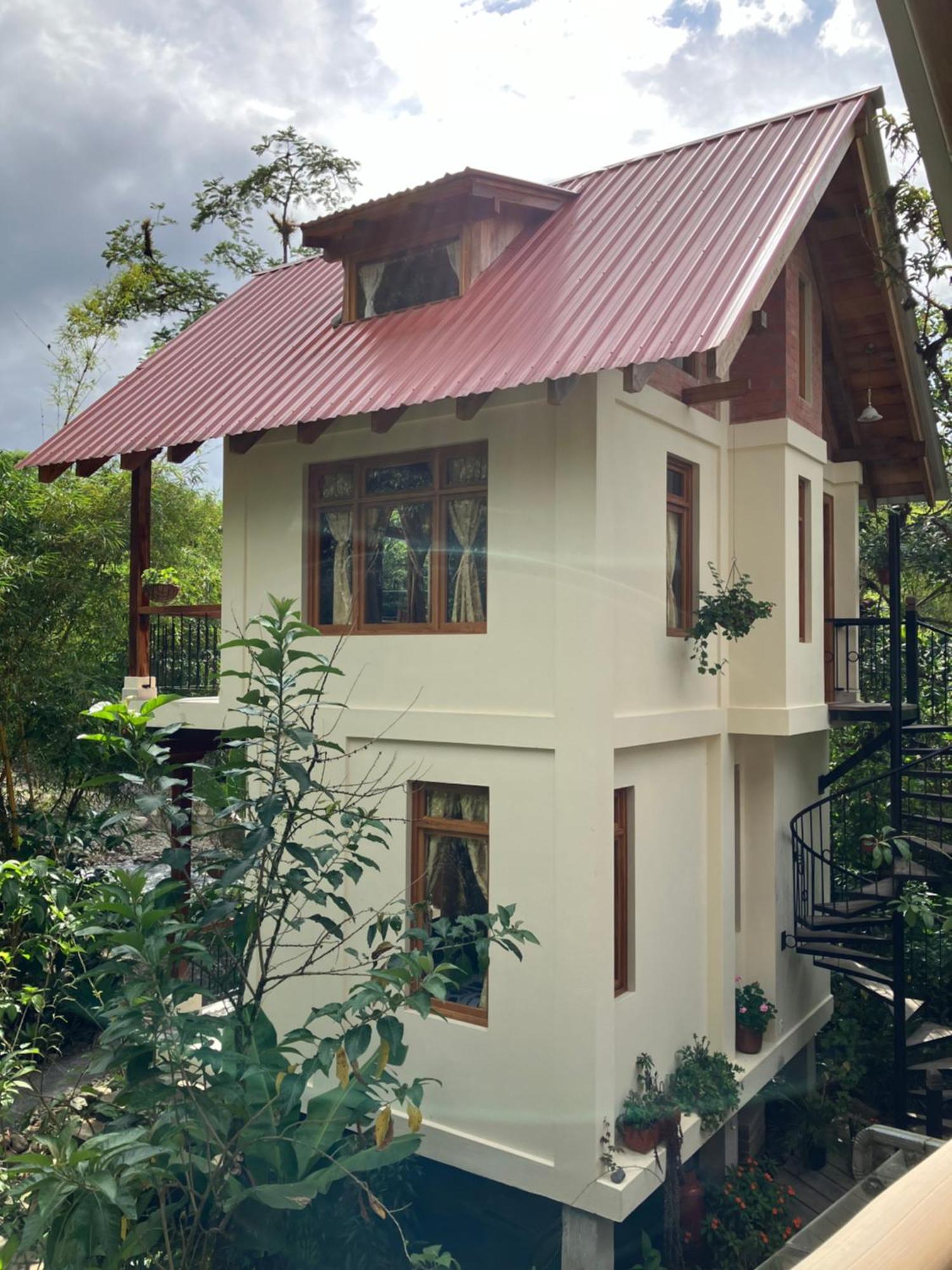 Casa Del Rio En Mindo Bed & Breakfast Ngoại thất bức ảnh