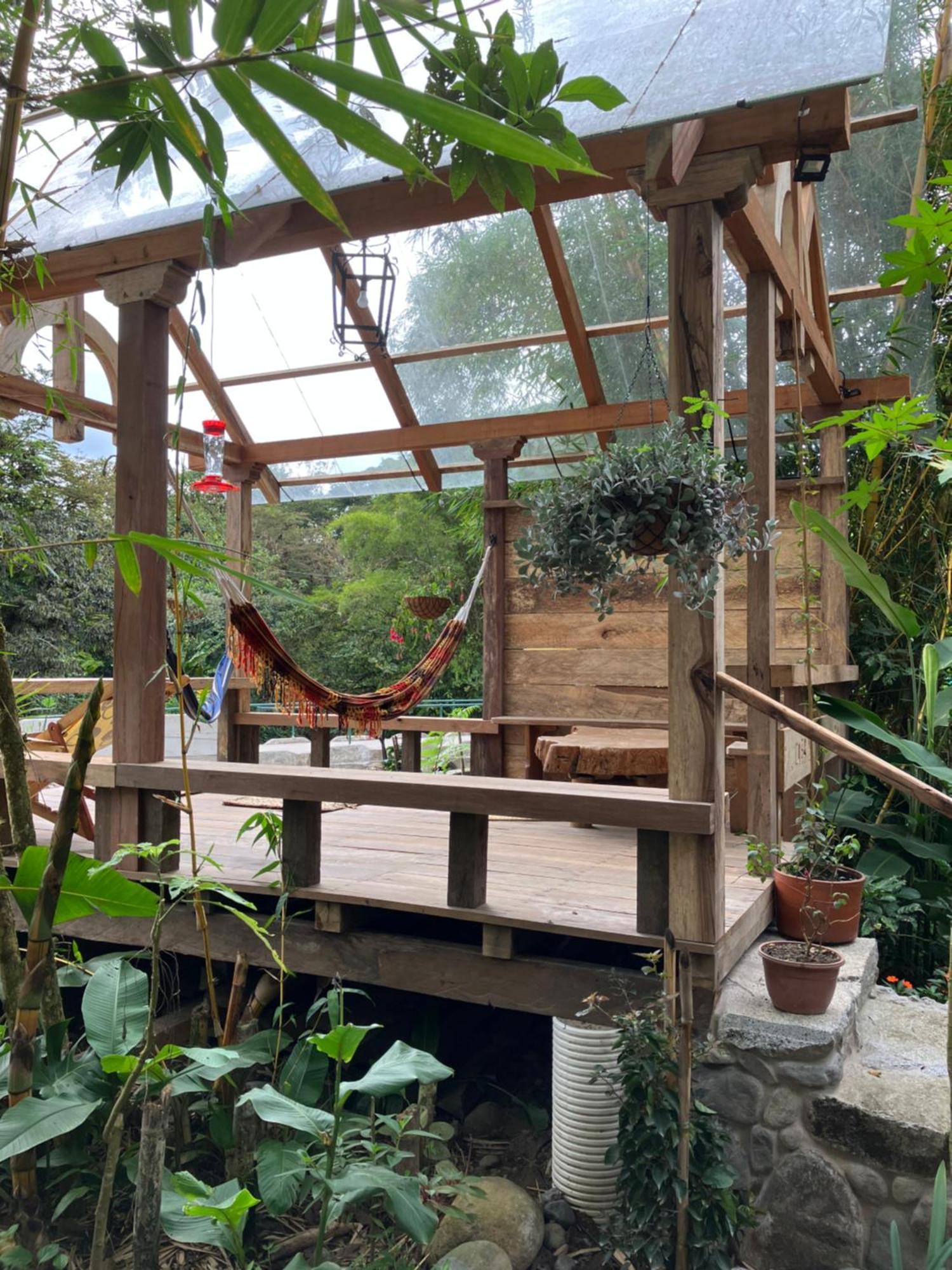Casa Del Rio En Mindo Bed & Breakfast Ngoại thất bức ảnh